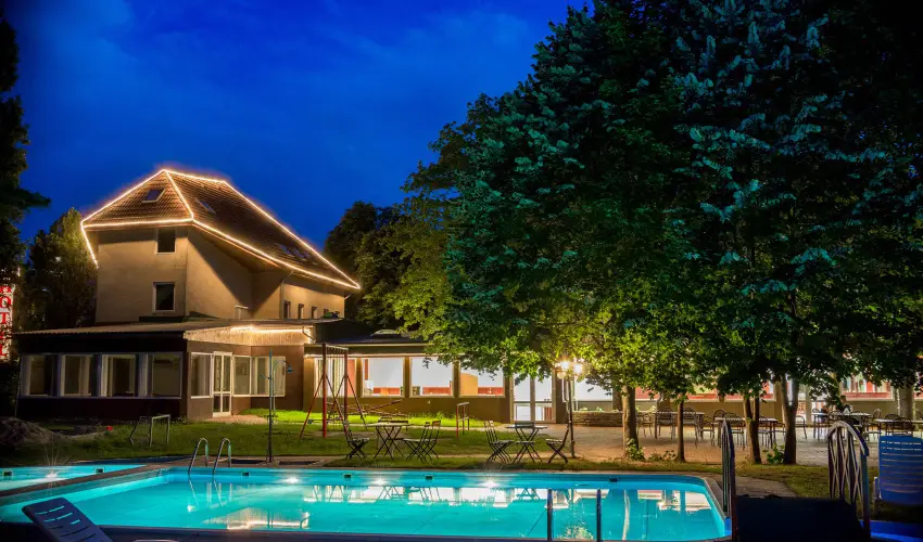 Wellness Hotel Szindbd  Balatonszemes - Karcsony (min. 2 j)