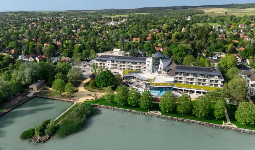 Kenese Bay Garden Resort & Conference Balatonkenese - Karcsony - teljes elrefizetssel (min. 2 j)