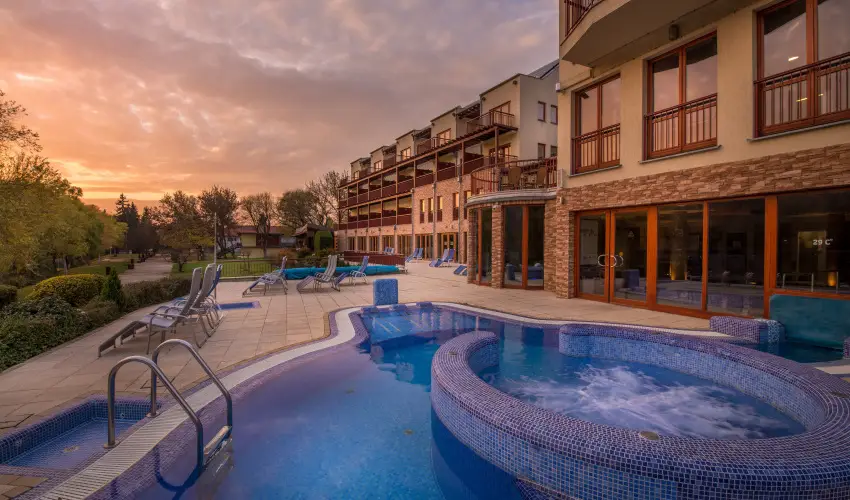 T Wellness Hotel Bnk - Karcsony