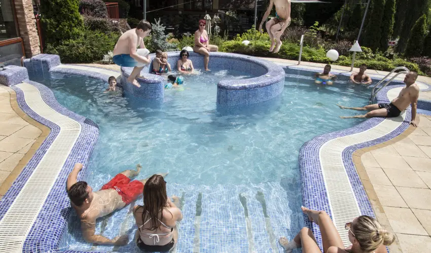 T Wellness Hotel Bnk - Karcsony