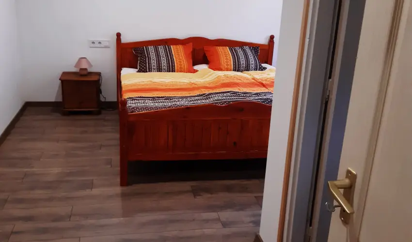 Tulip�nos Vend�gh�z �r - Kar�csony