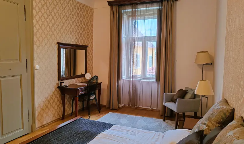 Vrosi Vendghz Szentendre Szentendre - Karcsony