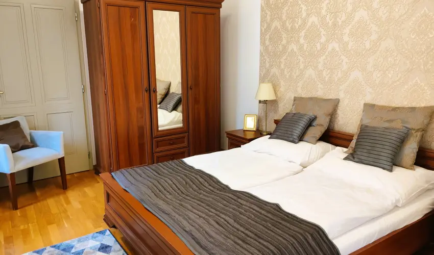 Vrosi Vendghz Szentendre Szentendre - Karcsony