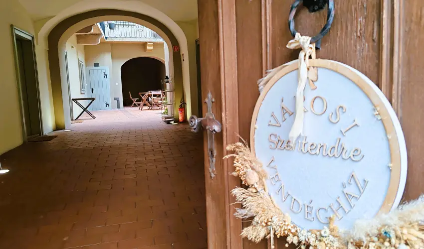 Vrosi Vendghz Szentendre Szentendre - Karcsony