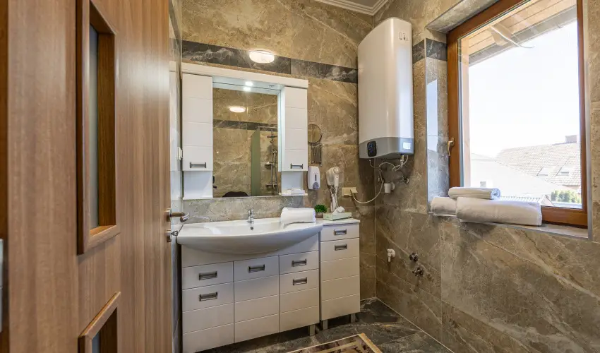 Vrs lom Apartman Panzi Tiszakcske Tiszakcske - Karcsony