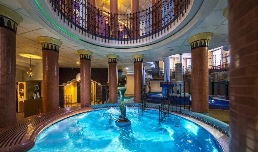 Willis Hotel Business & Wellness Zalaegerszeg - Karcsonyi pihens a Willisben (min. 2 j)