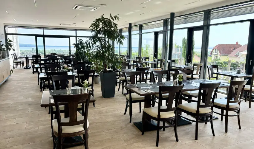 Zenit Hotel Balaton Vonyarcvashegy - Karcsony (min. 3 j)