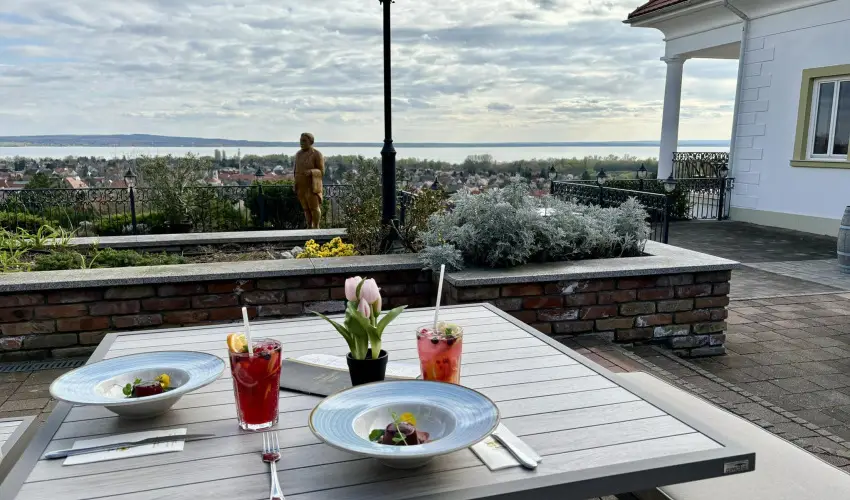 Zenit Hotel Balaton Vonyarcvashegy - Karcsony (min. 3 j)