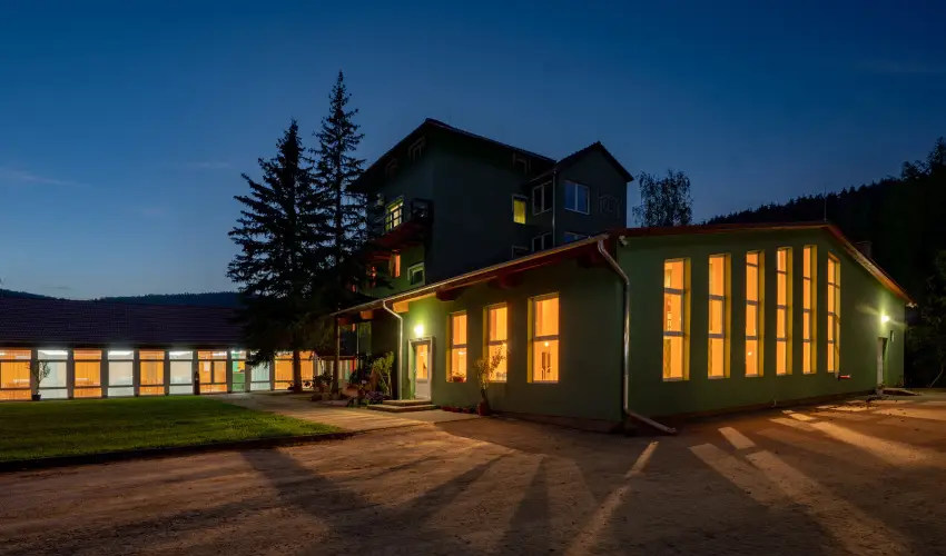 Zldsziget Menedk Rendezvny s Pihenhz Brna - Karcsony