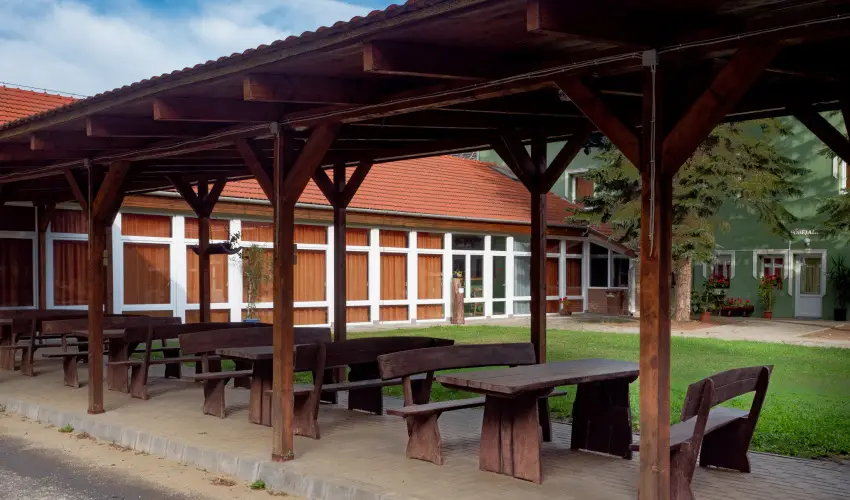 Zldsziget Menedk Rendezvny s Pihenhz Brna - Karcsony